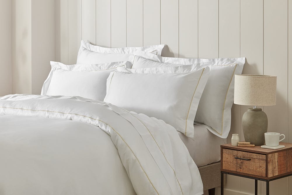 Experience superior softness with our organic cotton flat sheet.
