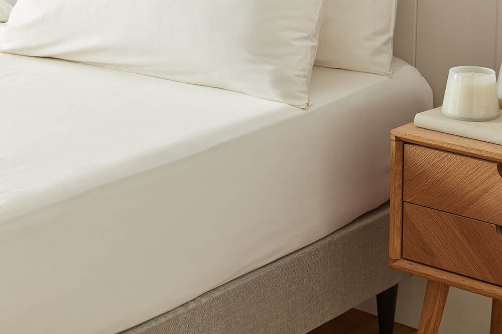 Experience heavenly comfort with our organic cotton bedding set, crafted for ultimate relaxation.